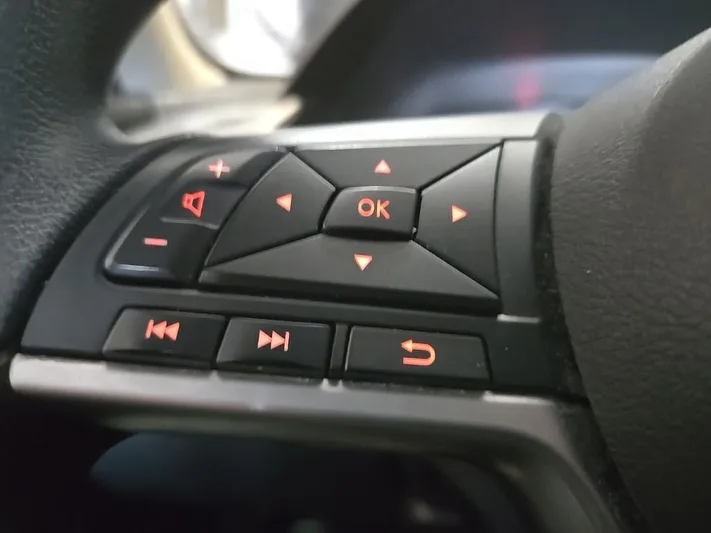 2024 Nissan Altima - view 17