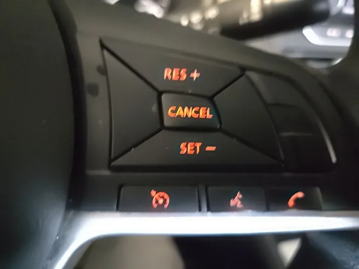 2024 Nissan Altima - view 20