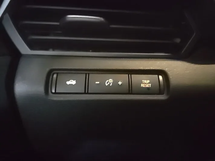 2024 Nissan Altima - view 23