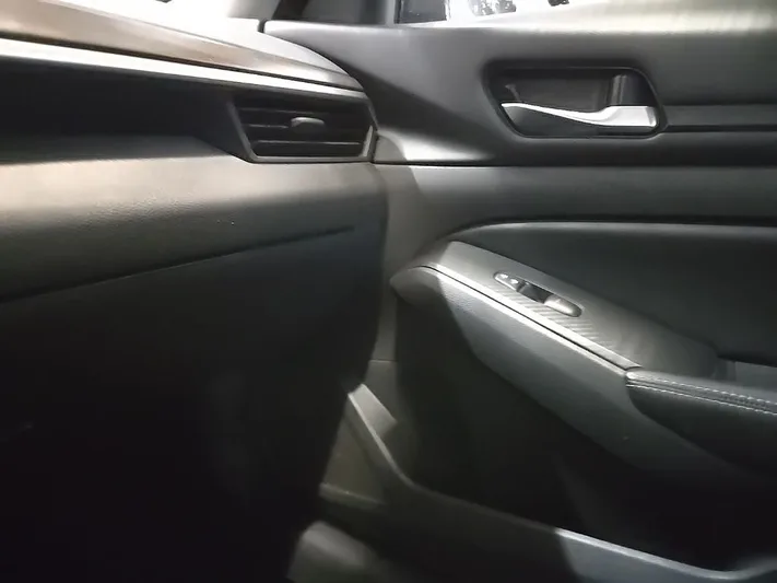 2024 Nissan Altima - view 24