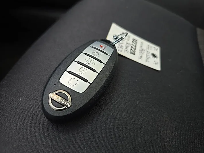2024 Nissan Altima - view 32