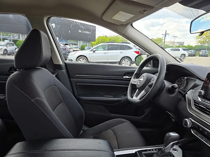 2024 Nissan Altima - view 36