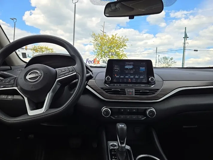 2024 Nissan Altima - view 37