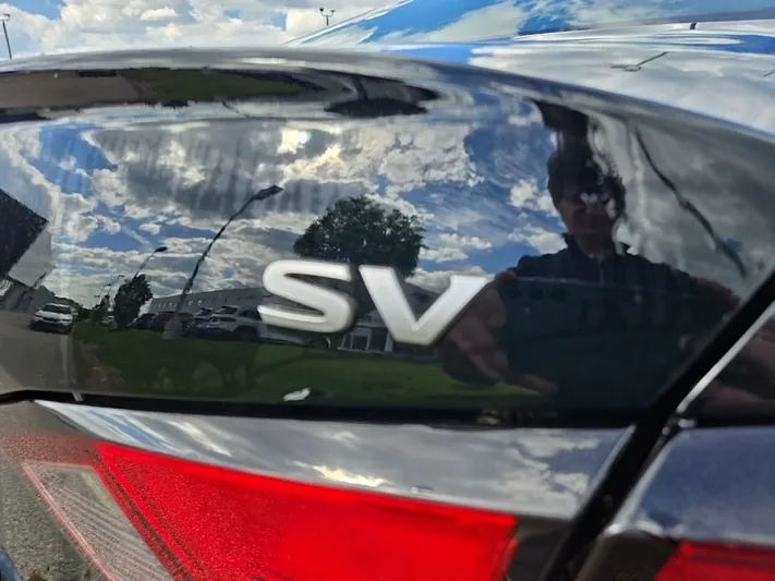 2024 Nissan Altima - view 4