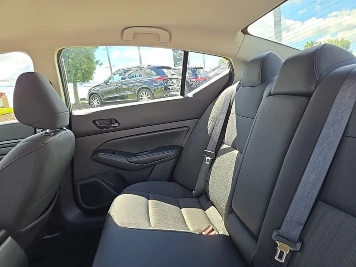 2024 Nissan Altima - view 30