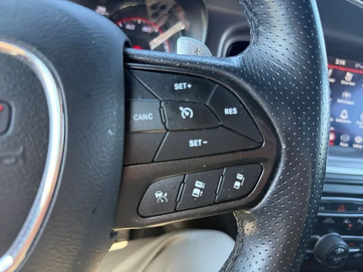 2022 Dodge Charger - view 13