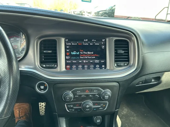2022 Dodge Charger - view 15