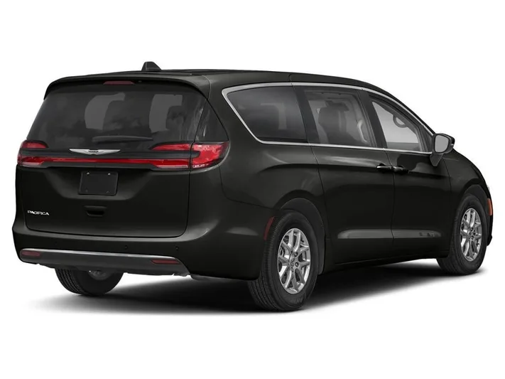 2023 Chrysler Pacifica - view 2