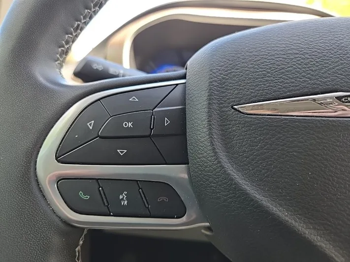 2022 Chrysler Voyager - view 12