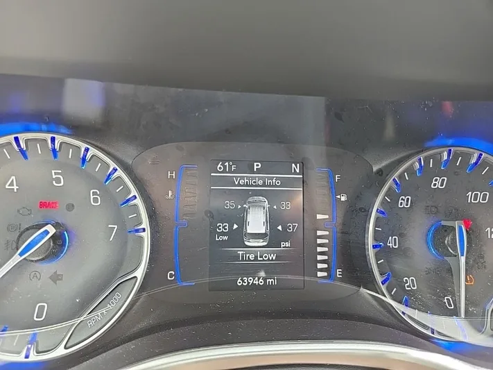 2022 Chrysler Voyager - view 15