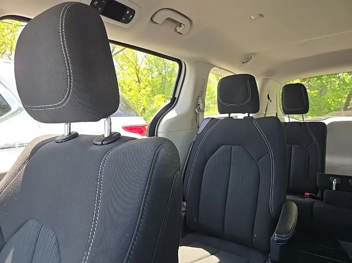 2022 Chrysler Voyager - view 21