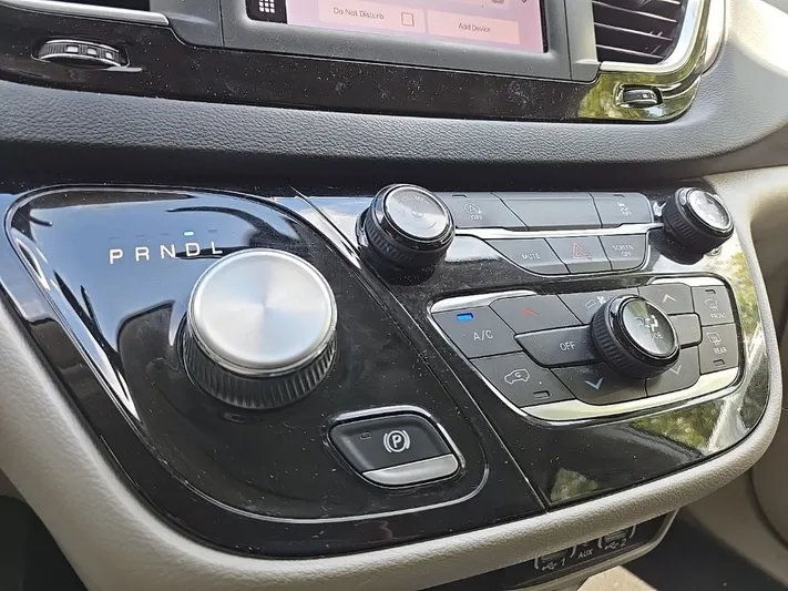 2022 Chrysler Voyager - view 22