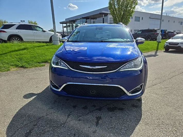 2020 Chrysler Pacifica - view 10