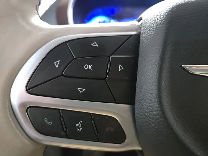 2020 Chrysler Pacifica - view 17