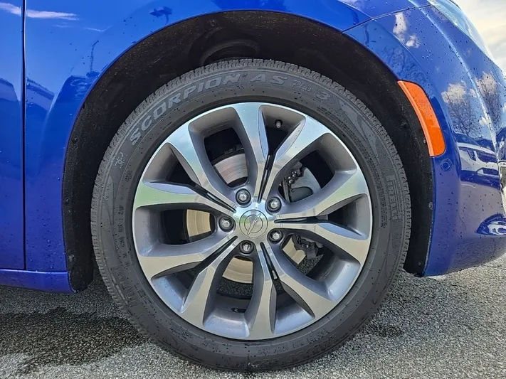 2020 Chrysler Pacifica - view 32