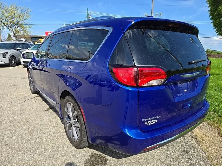 2020 Chrysler Pacifica - view 7