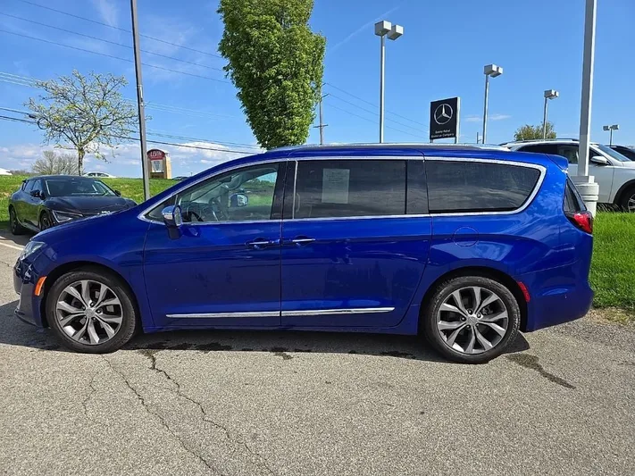 2020 Chrysler Pacifica - view 8