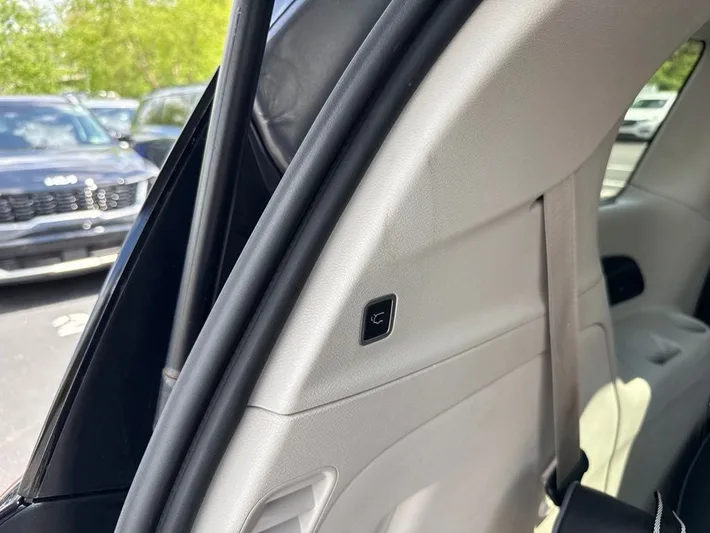 2018 Chrysler Pacifica - view 10