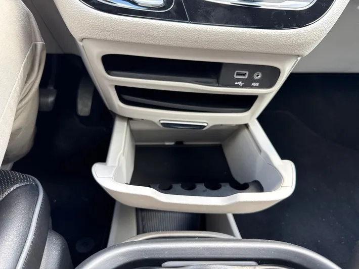 2018 Chrysler Pacifica - view 36