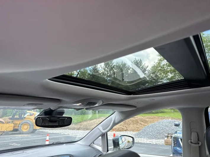 2018 Chrysler Pacifica - view 39