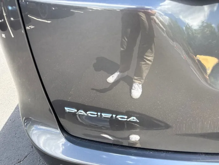 2018 Chrysler Pacifica - view 7