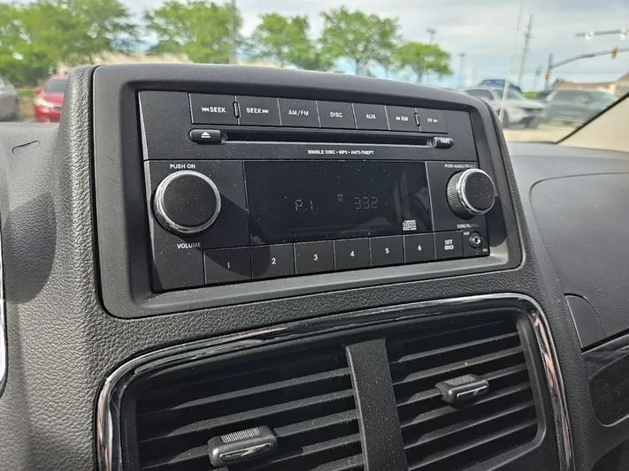 2016 Dodge Grand - view 15