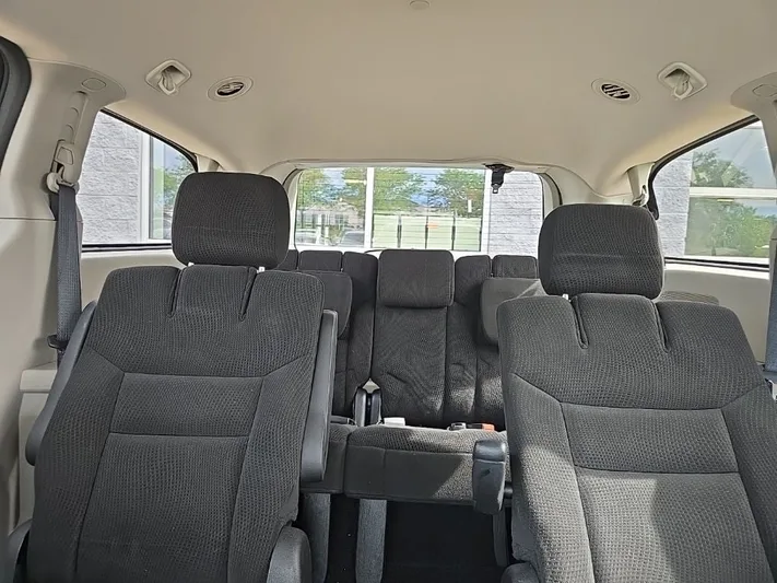 2016 Dodge Grand - view 22