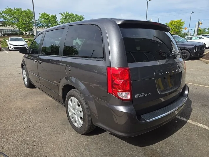 2016 Dodge Grand - view 5