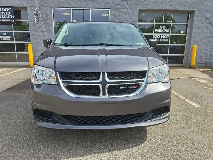 2016 Dodge Grand - view 7