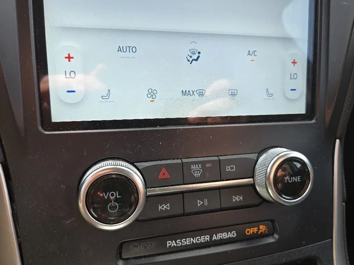 2024 Ford Edge - view 12