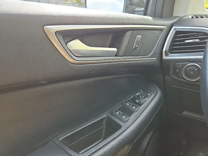 2024 Ford Edge - view 14