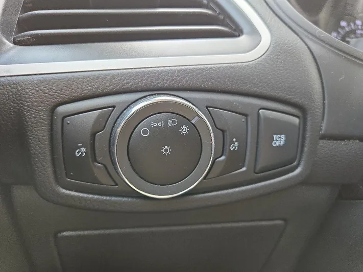 2024 Ford Edge - view 16