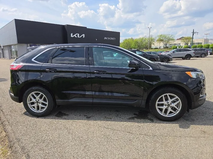 2024 Ford Edge - view 2