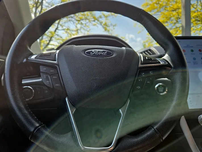 2024 Ford Edge - view 27