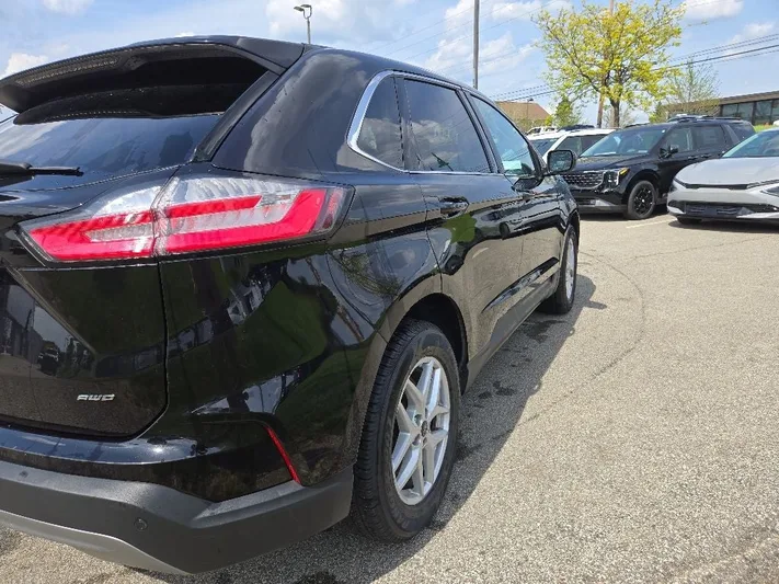 2024 Ford Edge - view 3