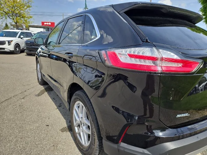 2024 Ford Edge - view 4