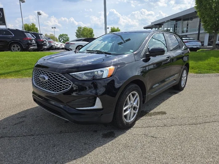 2024 Ford Edge - view 6