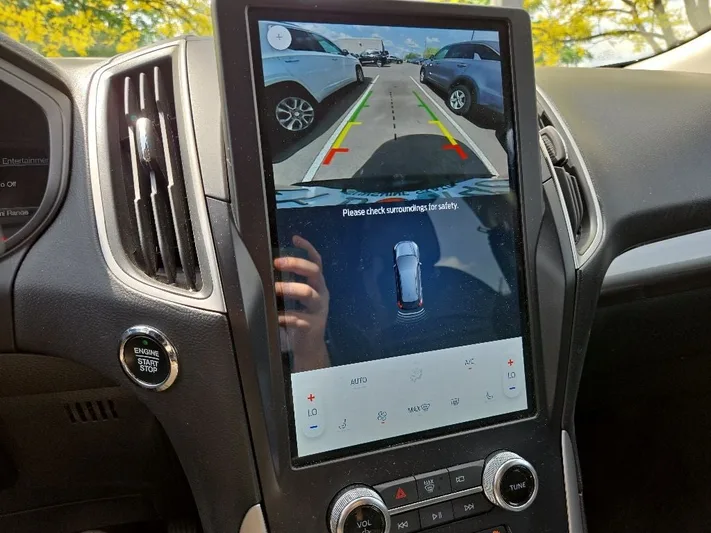 2024 Ford Edge - view 9