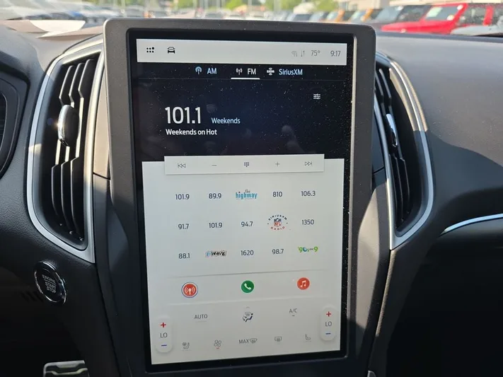 2023 Ford Edge - view 17