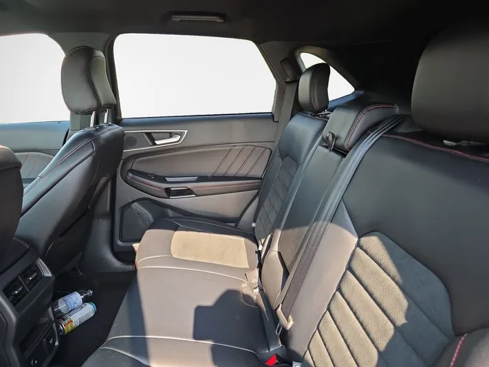 2023 Ford Edge - view 22