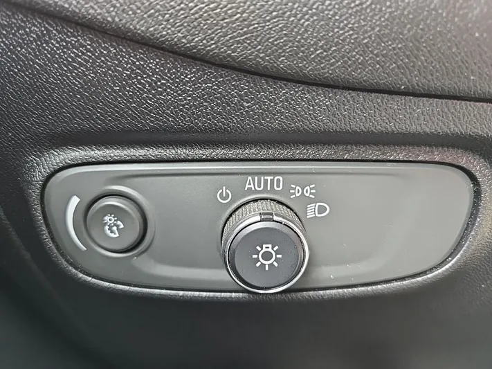2018 Chevrolet Equinox - view 30
