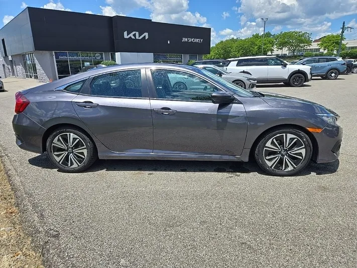 2016 Honda Civic - view 2
