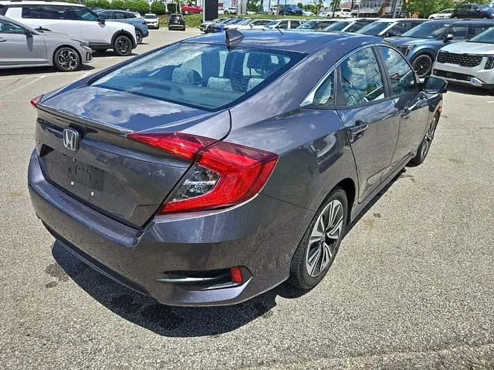 2016 Honda Civic - view 4