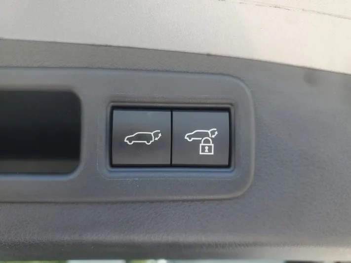 2023 Lexus RX - view 29