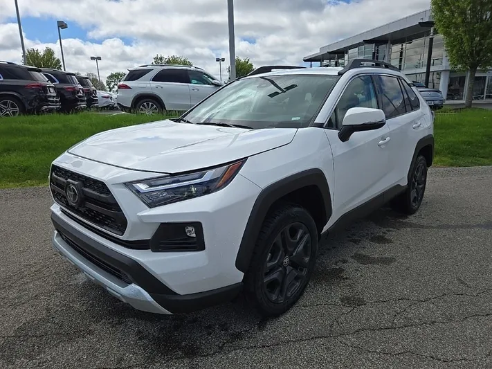 2024 Toyota RAV4 - view 11