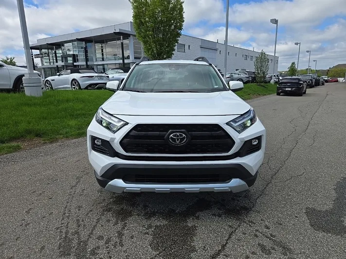 2024 Toyota RAV4 - view 12