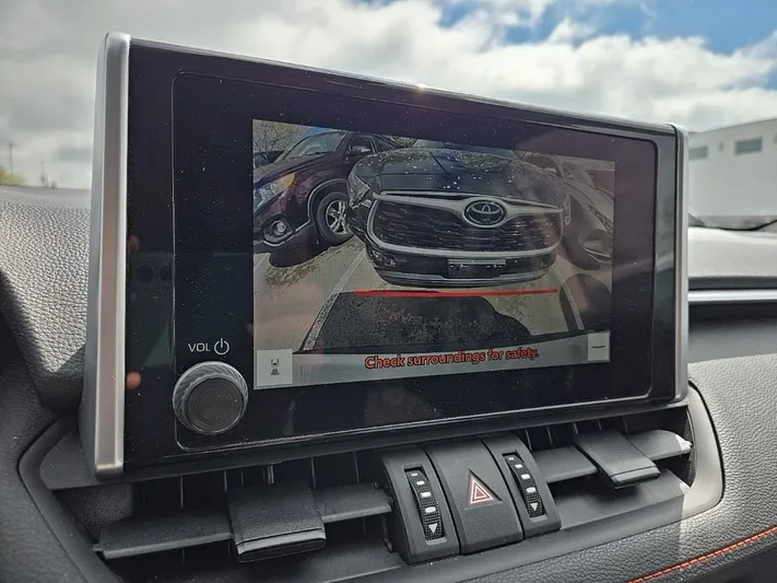 2024 Toyota RAV4 - view 16