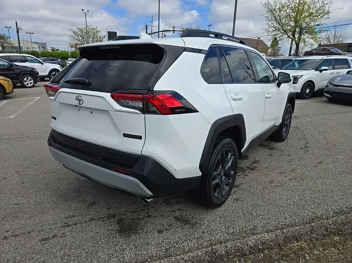 2024 Toyota RAV4 - view 3