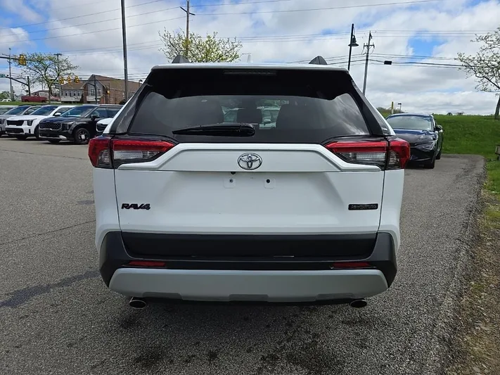 2024 Toyota RAV4 - view 4
