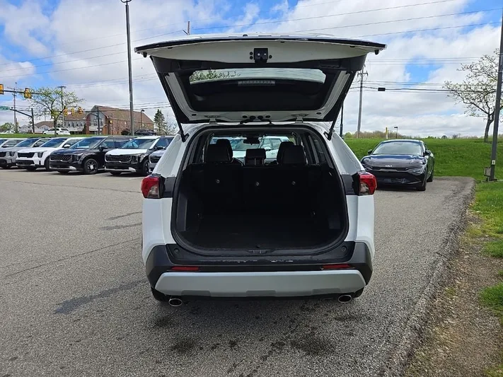 2024 Toyota RAV4 - view 6
